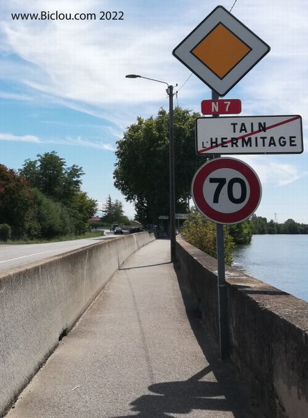 cyclable :Sur la nationale sept à Tain-Hermitage en 2022