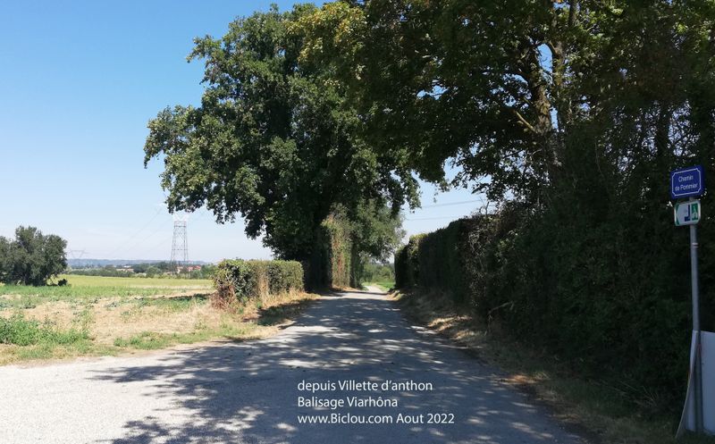 Depuis Villette d'Anthon, le balisage ViaRhôna est correct .. enfin en 2022 .. 15 ans !