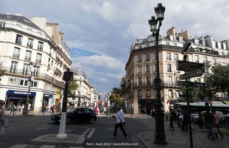 Claudio et sa Fanette Dans les rues de Paris à Bicyclette : Aout 2022