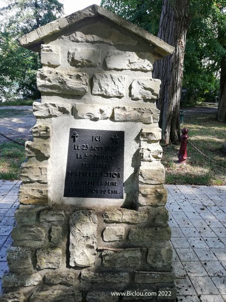 Passage Patton sur la Seine du côté de Melun