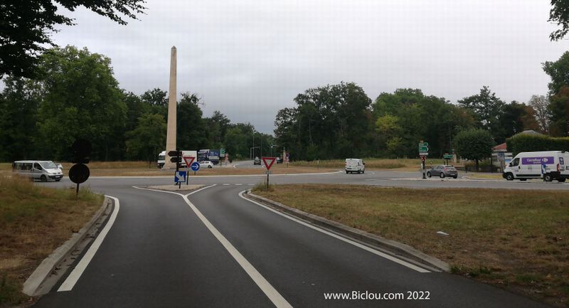 Carrefour de l'obélisque, des routes D 607 - D 606 (Nationale 7 et nationale 6) ; Fontainebleau en 2022