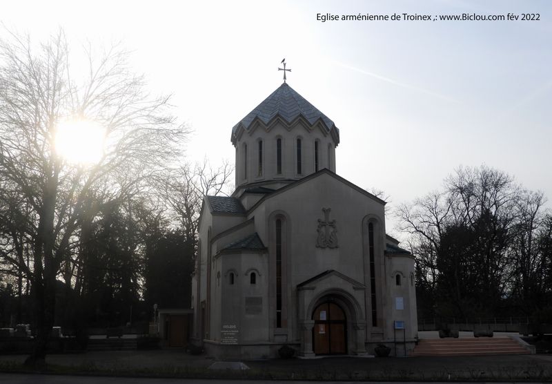 Nous voici donc au depart de Genève, pour le retour en Favergie : Eglise arménienne de Troinex