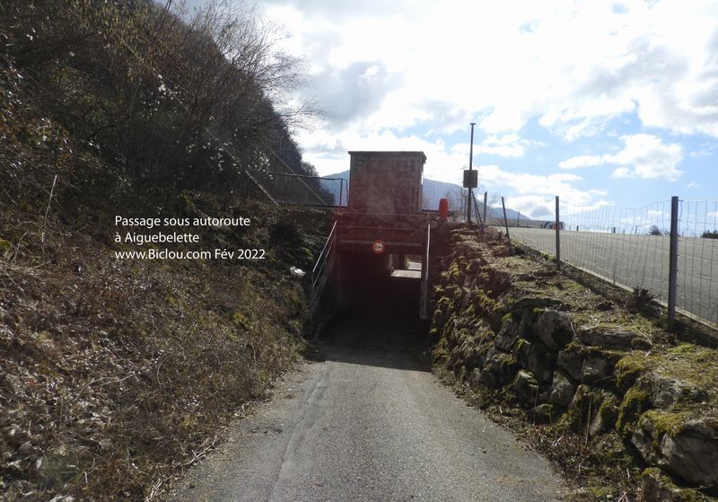 Lac d'Aiguebelette : Passage sous l'autoroute