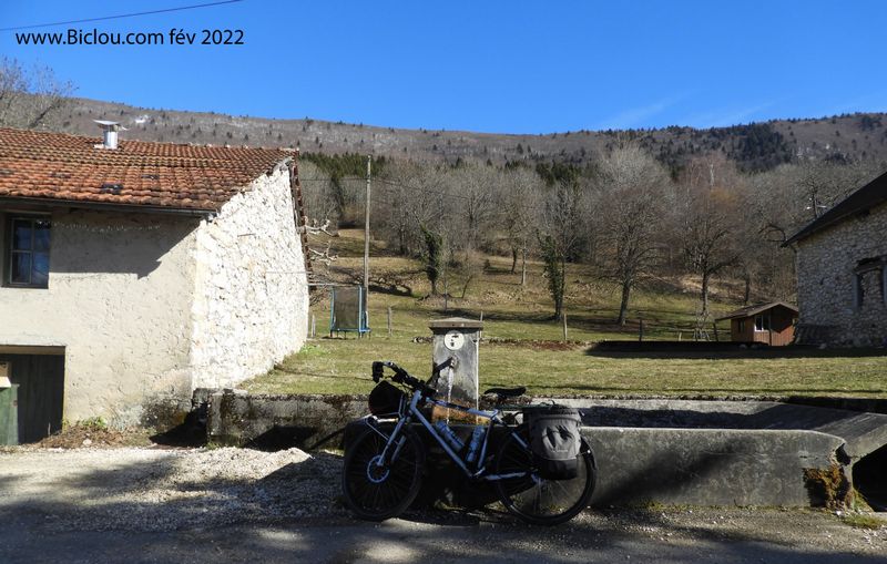 Verthemex,hameau de Vacheresse la mal nommée ; fin d'une bosse bien piquante..