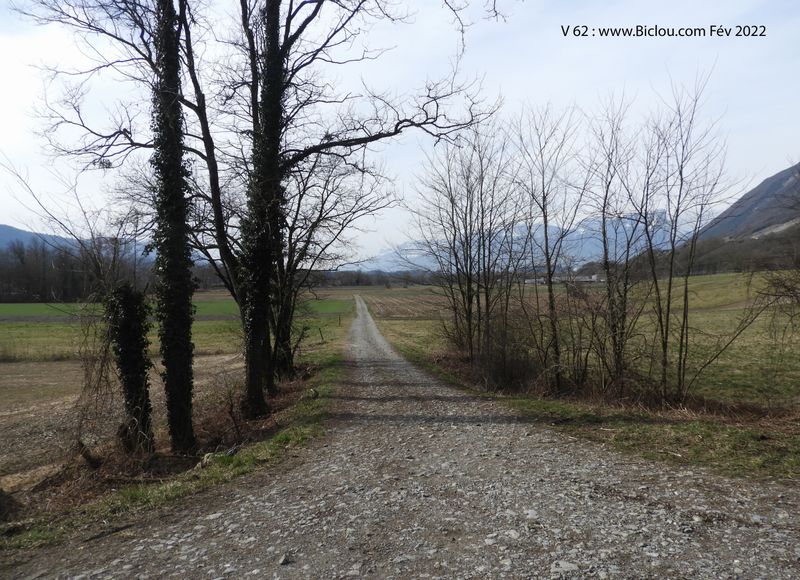 Combe de Savoie : la V-62 devrait passer ici (chemin de Crosaz)