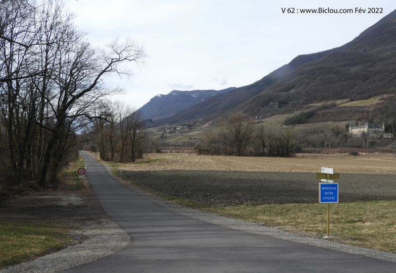 V62 direction sud , cruet, montmelian