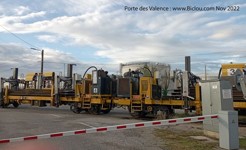 Porte les Valence ; On passe dans la zone industrieuse