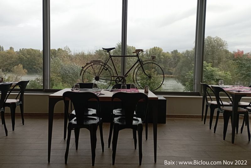 Restaurant sur ViaRhôna ; Baix