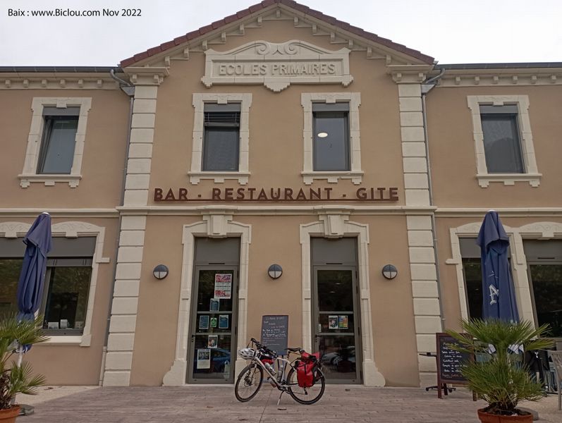 Sur le parcours ViaRhôna : Restaurant , gite : Baix