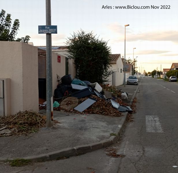 Arles rue jacques Gibert : Nov 2022 ..