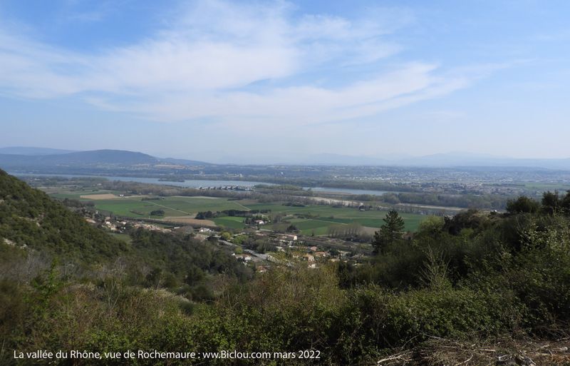 La vallée du Rhône, vue de hauteurs de Rochemaure