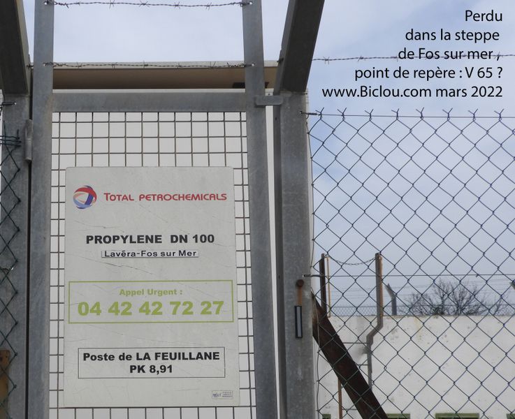 Pont de repère dans la pampa de Fos sur mer