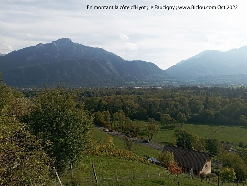 En montant la côte d'Hyot : Le Faucigny, l'Arve y coule encore