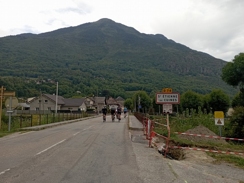 Cyclos à saint Etienne de Cuines en 2023, à l'assaut des cols ?