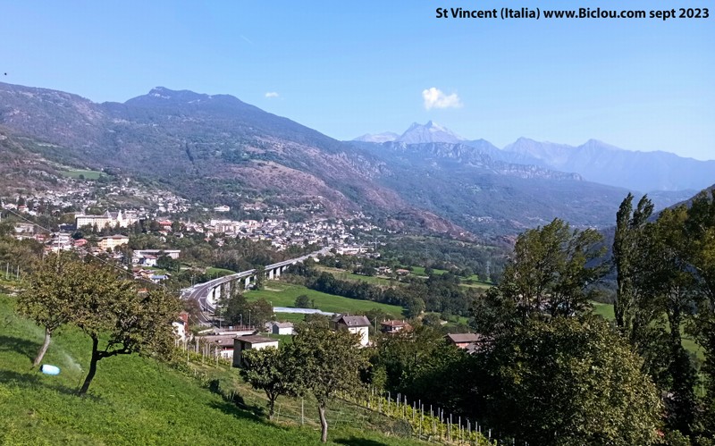 Saint Vincent (Vallée d'Aoste) et le Cervin au fond ?