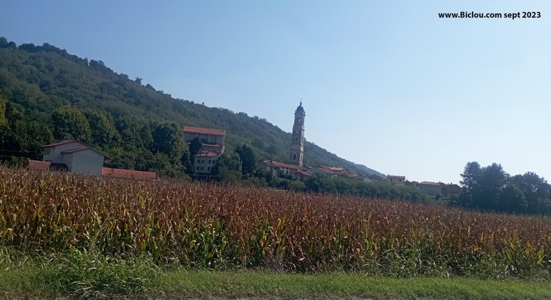 Village Piémontais et son clocher (campanile)