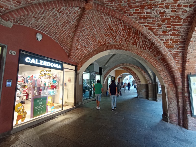 Toujours Chivasso et ses arcades en briques rouges