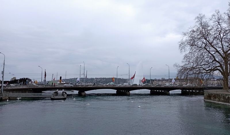 Genève : pont du Mont-Blanc ; Mars 2023
