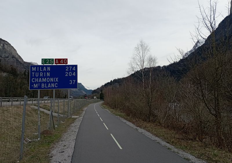 Voie verte Cluses - Magland, le long de l'Arve : Zoulie, mais gare aux crues, cependant