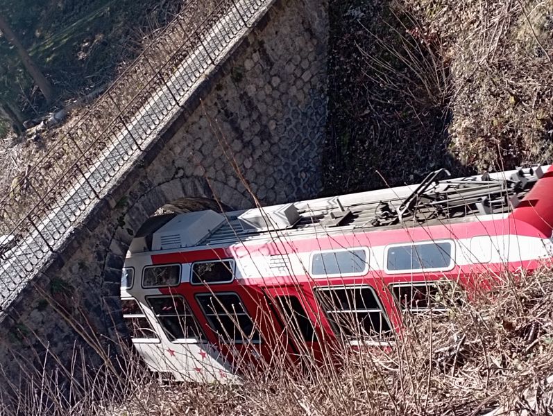 Le fameux train rouge entre Le Fayet et Chamonix (2023)