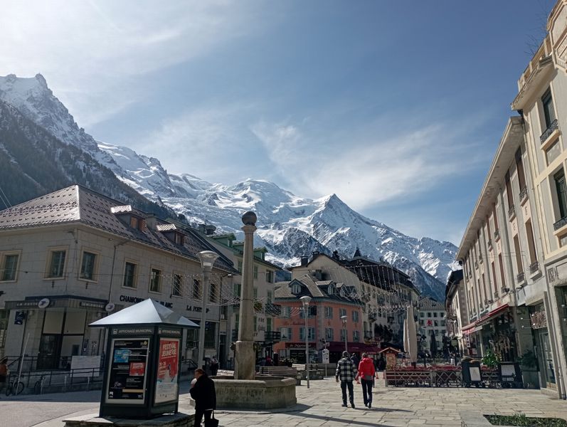 Le Mont Blanc, vu de Chamonix zentrum (mars 2023)