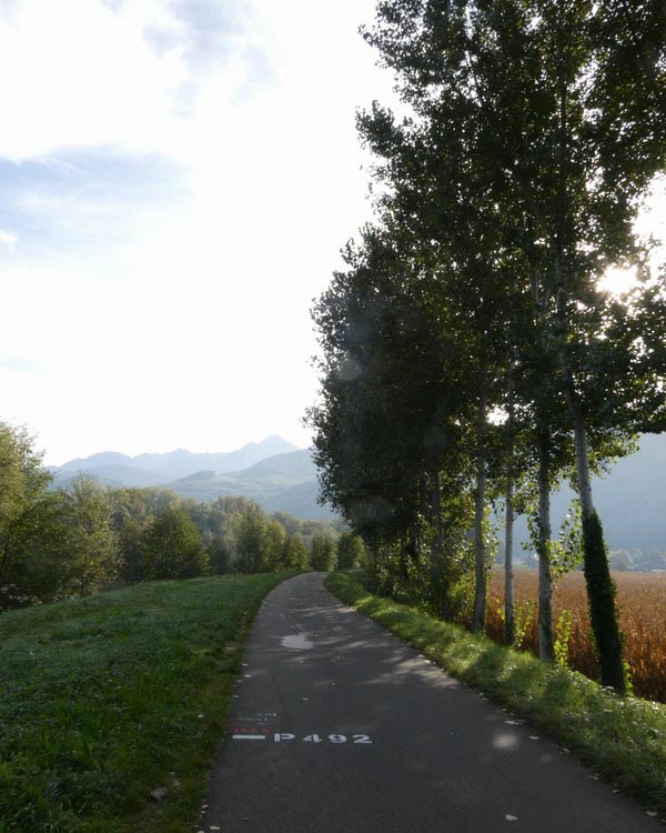 Grenoble est passée sans même un regard , et voie verte par l'Est de l'Isère vers Gières,Domène,Froges,Tencin ..