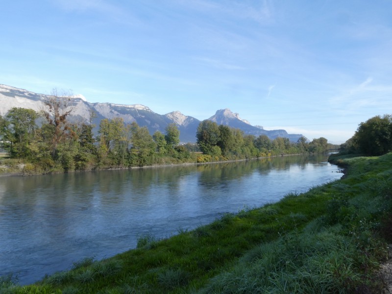 L'Isère sous la dent de Crolles et la chartreuse