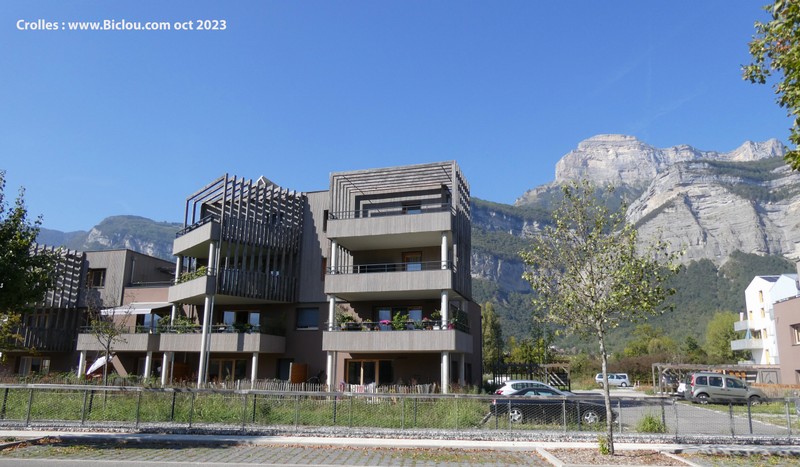 Bâtiments vus à Crolles (Isère)