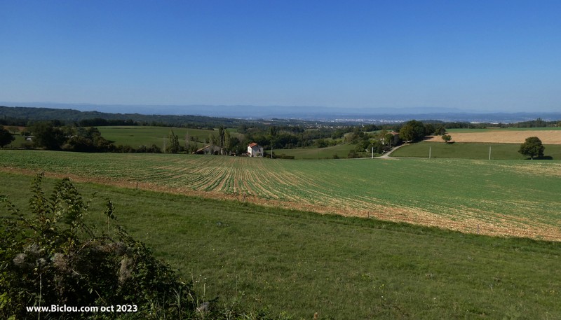 Vue sur la plaine , la vallée de L'isère Romans depuis le pied du Vercors