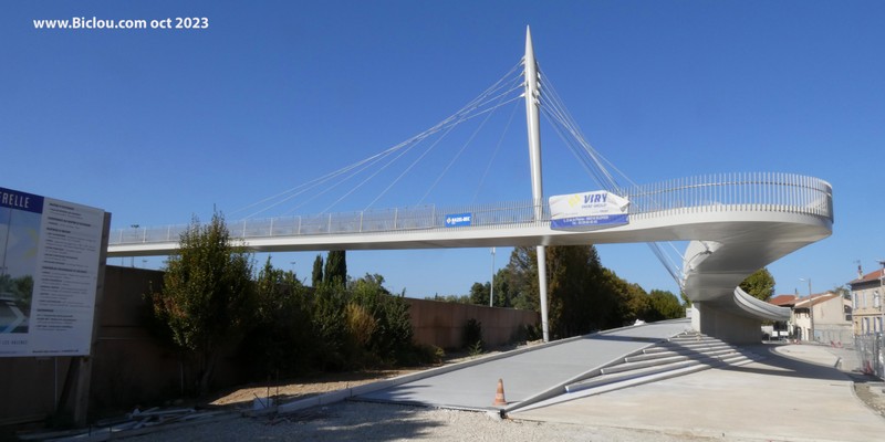 passerelle ciclo-pedonale à Valence 2023