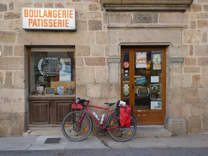 Petit déjeuner boulange .., à Saint Martial (Ardèche)