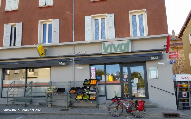 Ravitaillment à Lalouvesc en l'absence de saint Régis du coin
