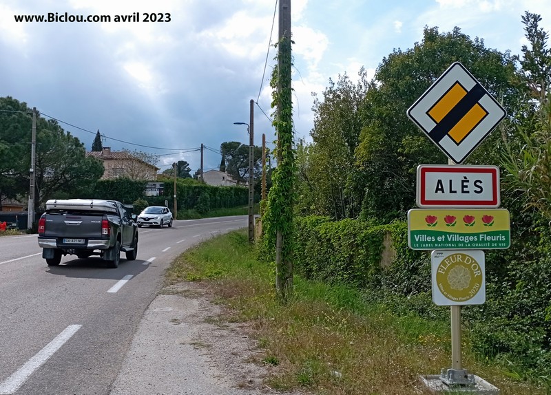 Arrivée à Alès en avril 2023 : 4 fleurs et pas beaucoup de pistes cyclables