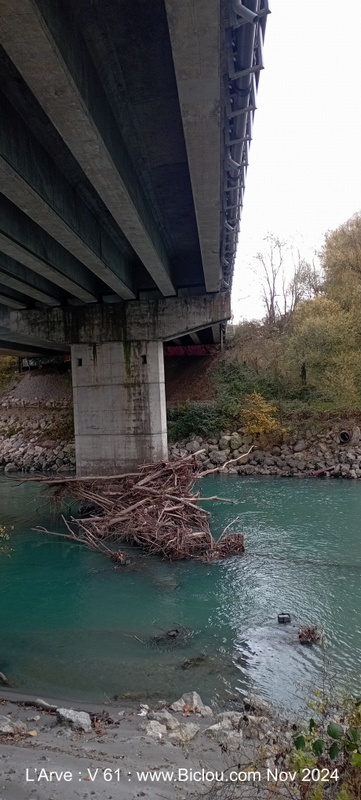 Vélo-route dite : V-61 : Scientrier ; Tjrs pas de passerelle de franchissement de l'Arve en 2024