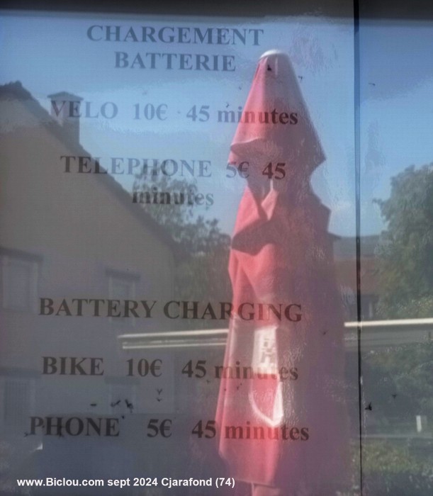 Sur ViaRhôna : Un peu de foutage de G.. non ? la recharge éléctrique ..