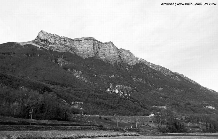 L'Arclusaz (Bauges), le château de Miolans