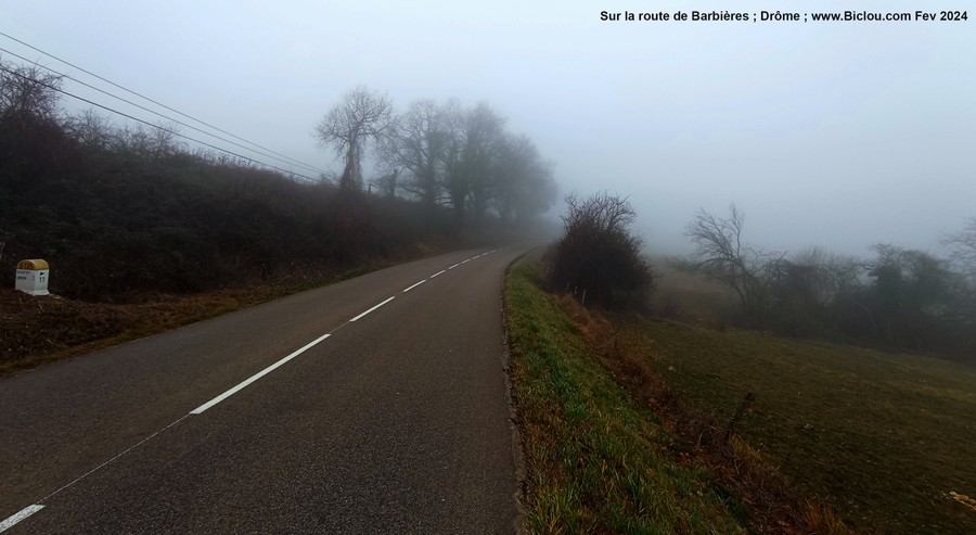 Sur la route de Barbières au pied du Vercors