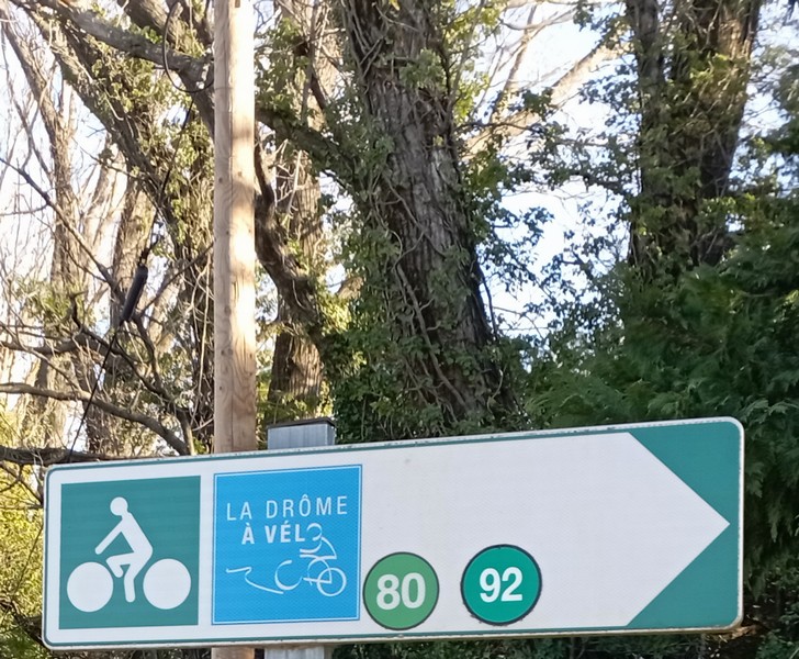 Suivons balisage 92 en Drôme car Viarhôna est un peu Humide ..