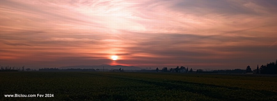 Soleil rouge sur le Ventoux