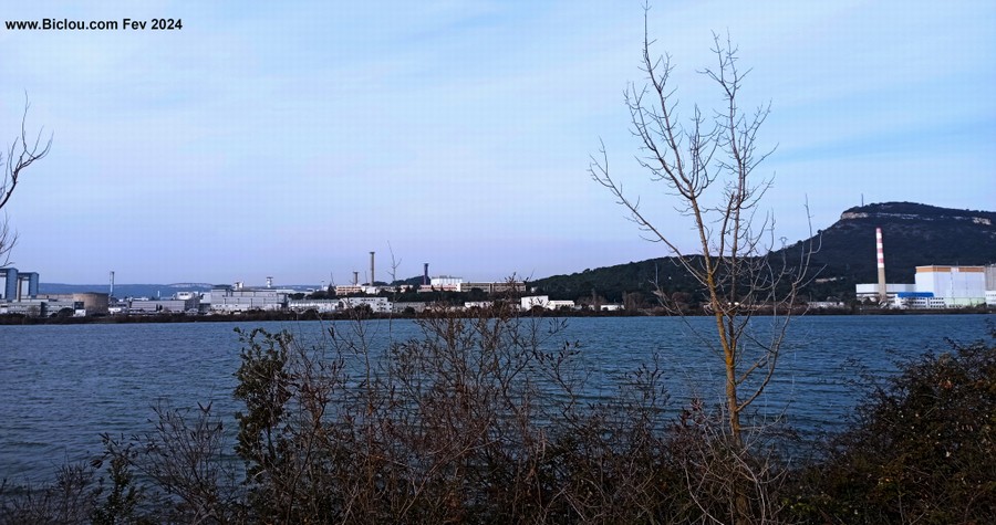 Usines électriques Marcoule tout roule pour le nucléaire