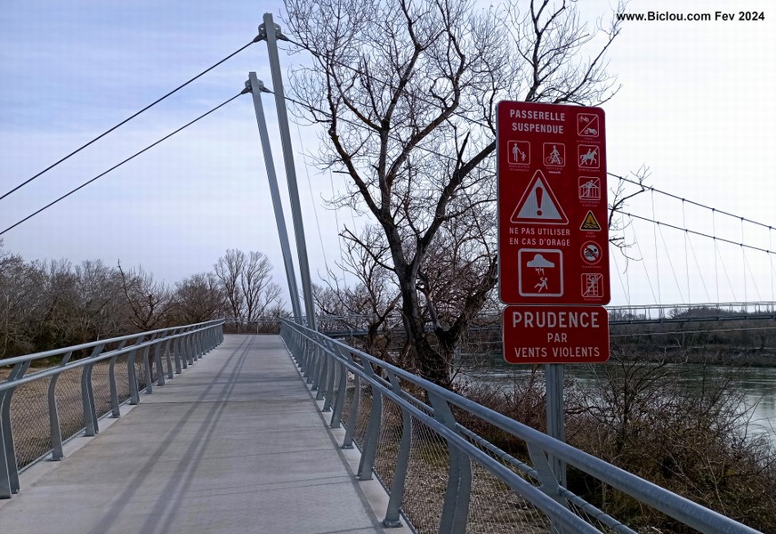 passerelle de l'Oiselay à Sauveterre