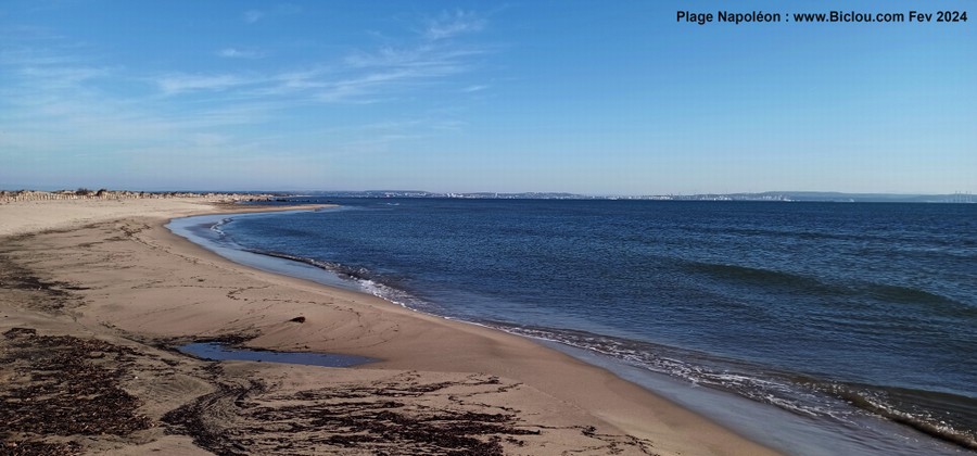 La méditerannée , plage Napoléon, port st louis du Rhône en fevrier 2024 : Dégun ! 