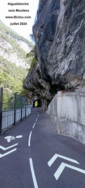 La voie verte dans le défilé d'Aigueblanche, au dessus du barrage