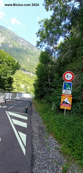 Attention ; sur la voie dite verte de Aigueblanche, strapetto à 15 %