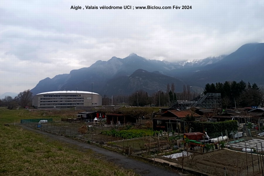 Le vélodrome UCI de Aigle en valais (février 2024)