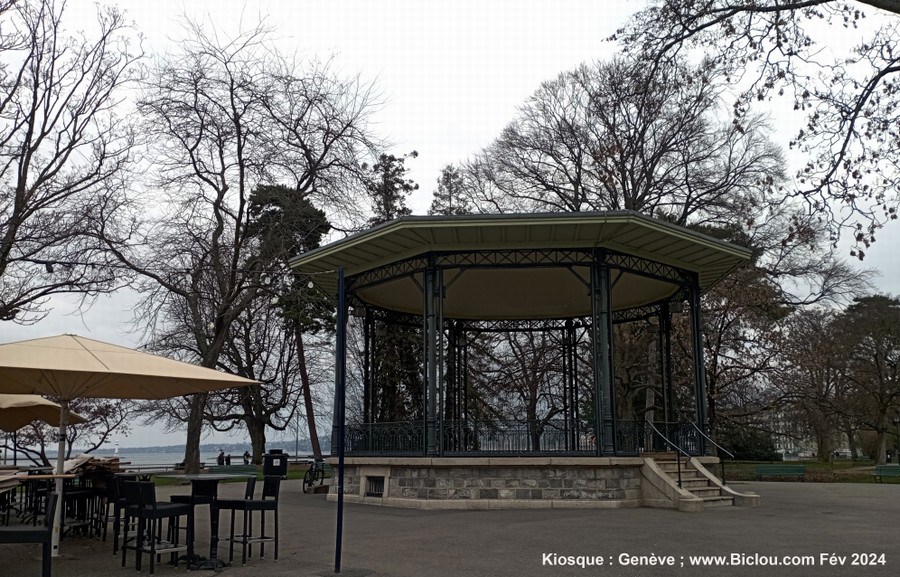 Le Kiosque du bord du lac de Genève en Février 2024