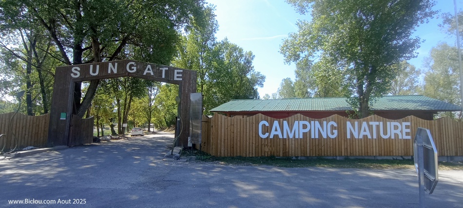 Pour info; repérage : Camping : Sur la véloroute dite VBD (Arendon)