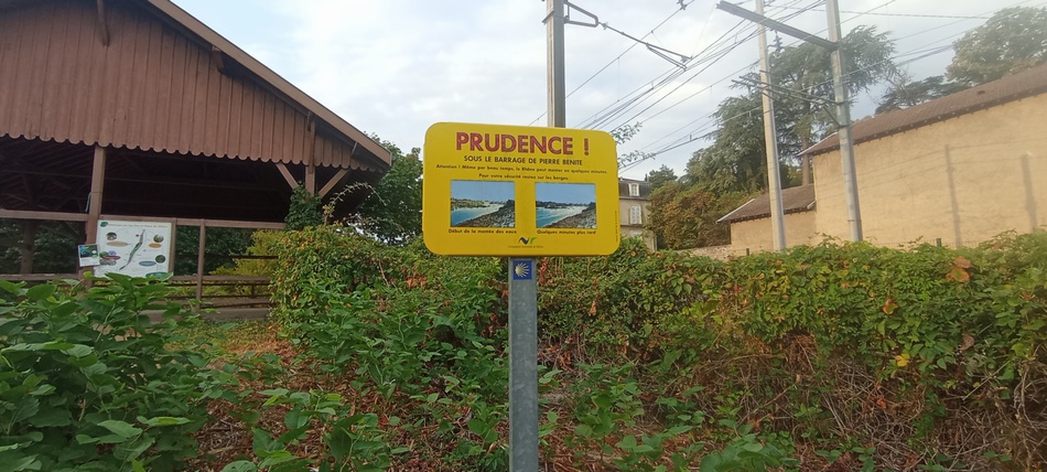 Prudence le long des Lônes du Rhône, comme dit le panneau</a></div>
<div class=