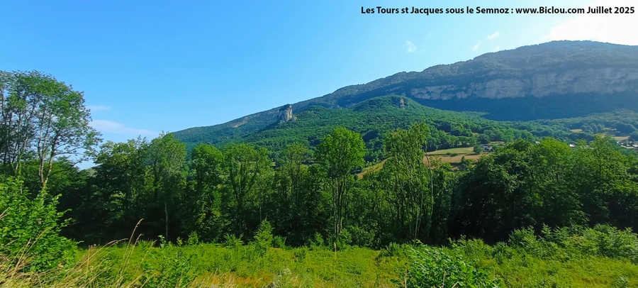 Les Tours saint Jacques à Allèves (Savoie)
