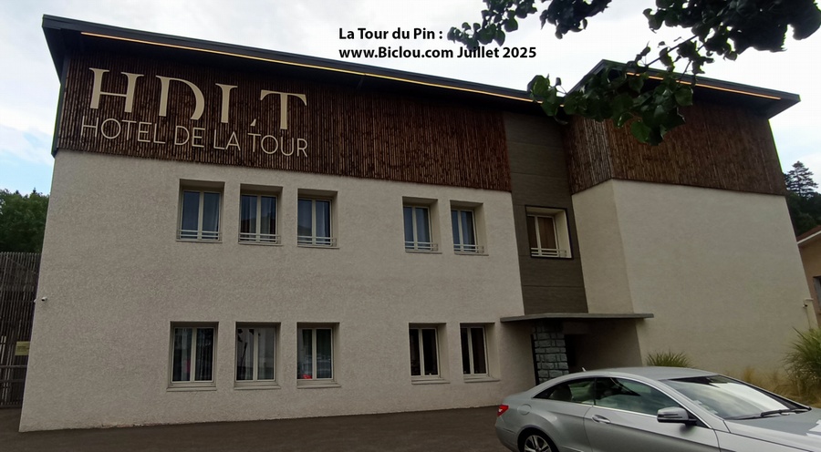 Hôtel HDLT la tour du Pin